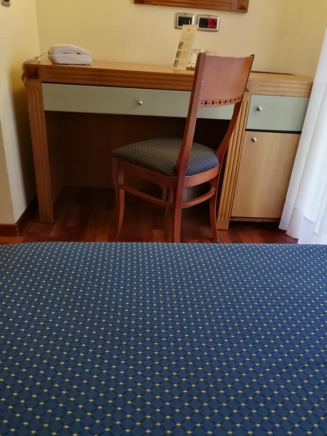 Hotel Il Castellaccio Piccione Экстерьер фото
