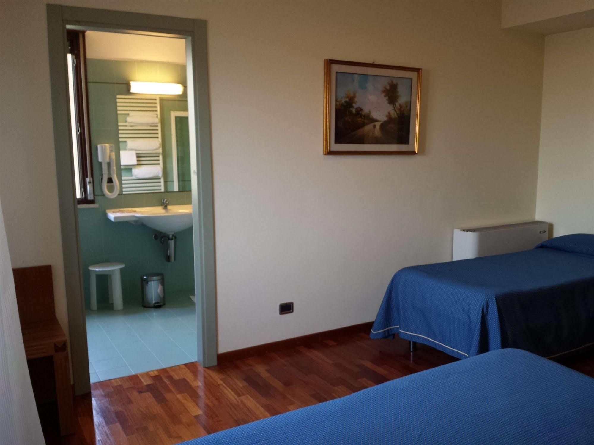 Hotel Il Castellaccio Piccione Экстерьер фото