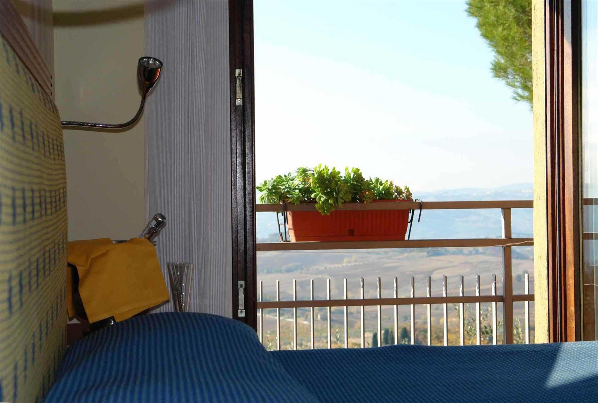 Hotel Il Castellaccio Piccione Экстерьер фото