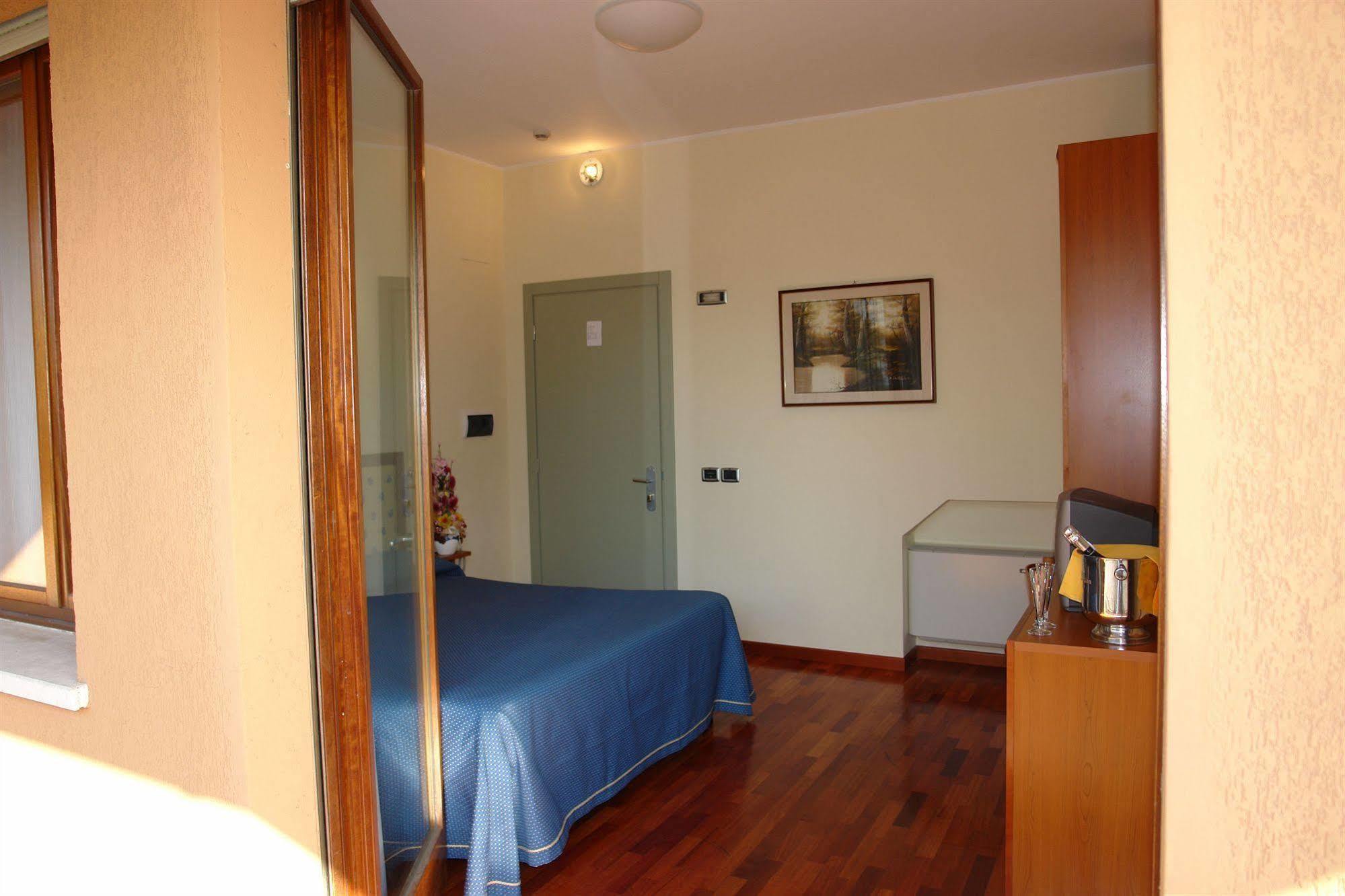 Hotel Il Castellaccio Piccione Экстерьер фото